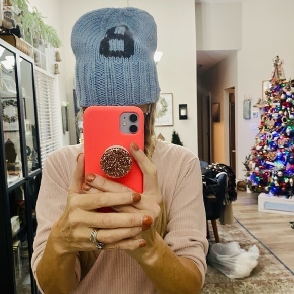 Burton Blue Hat - Picture 1 of 5